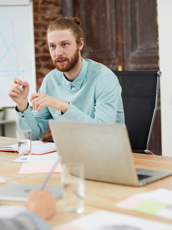 it-consultant-in-meeting.jpg